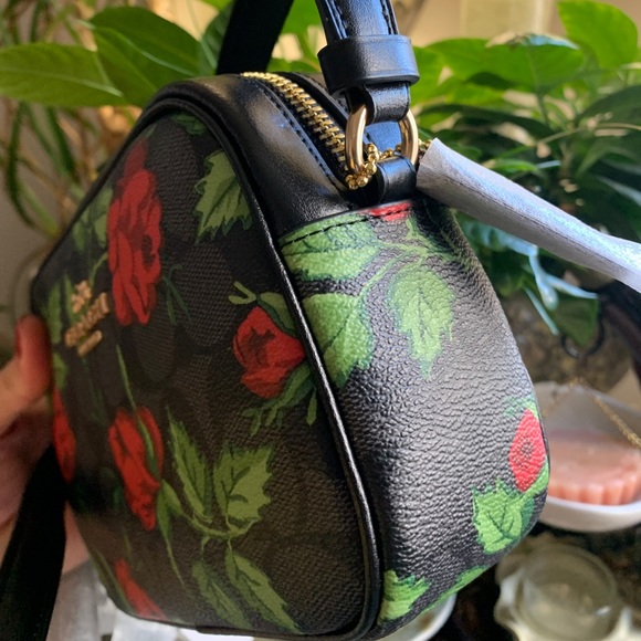 Authentic COACH Limited edition Snowwhite Leather/floral coated zip top Crosby - Picture 2 of 10